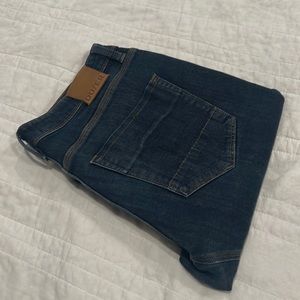 Great pants, downsizing wardrobe. No stains, rips or tears. Thanks!